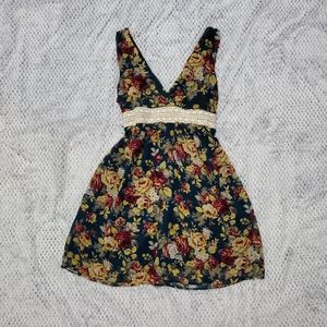Timing (M) Dark Green Floral Dress